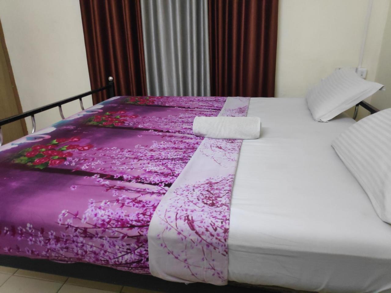 Hotel Silver Space Ernakulam Eksteriør billede