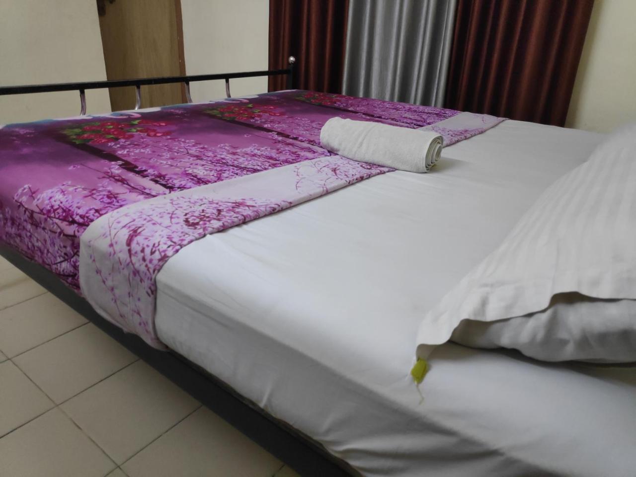 Hotel Silver Space Ernakulam Eksteriør billede