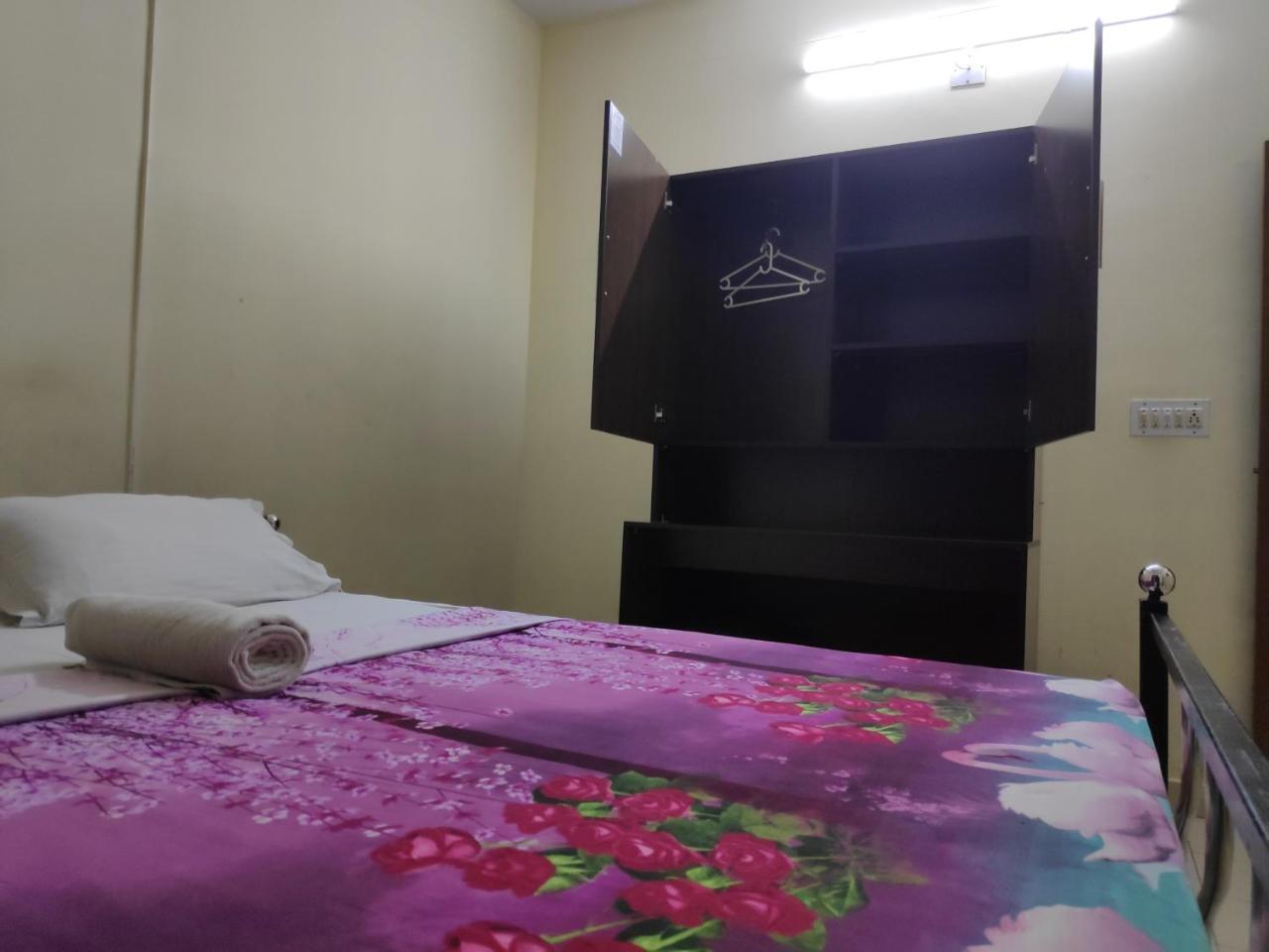 Hotel Silver Space Ernakulam Eksteriør billede